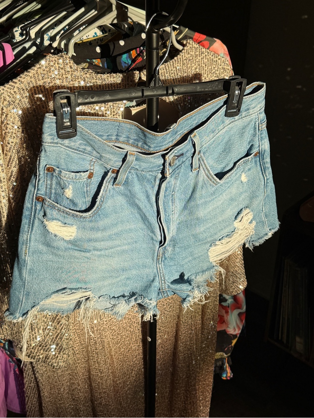 Levi's 501 Straight Women’s Denim Cutoff Shorts 29w - women’s size 6-8